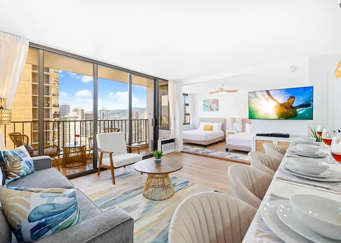 Gorgeous Condo With Ocean View, Near Beach, Free Parking