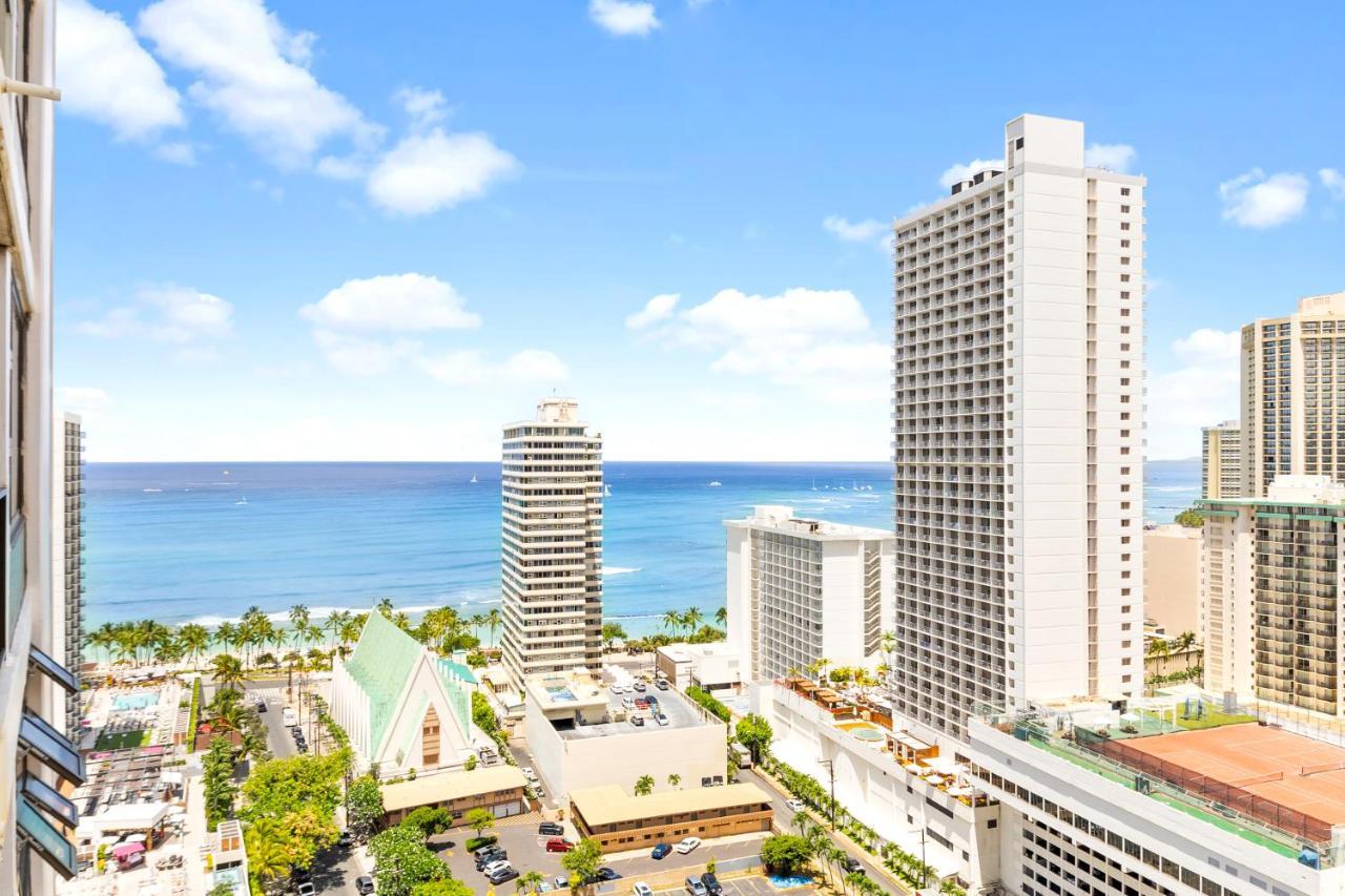 Gorgeous With Ocean View, Near Beach, Free Parking Apartment *