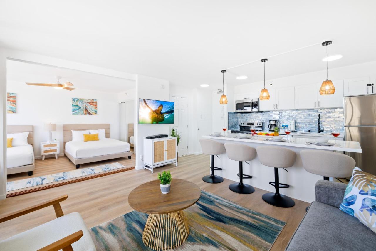 Apartment Gorgeous With Ocean View, Near Beach, Free Parking *