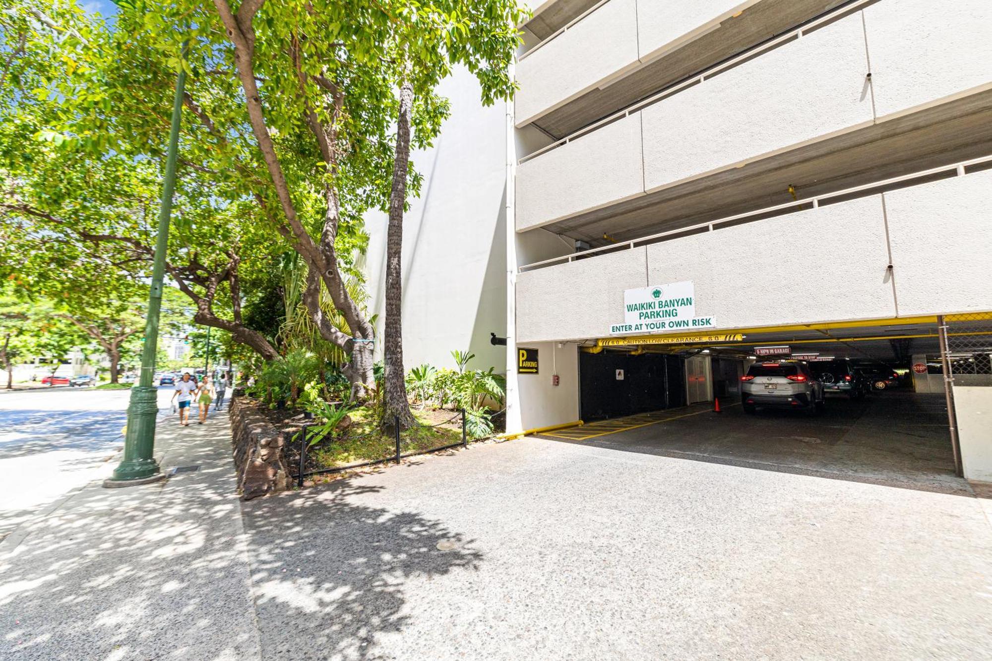Gorgeous With Ocean View, Near Beach, Free Parking Apartment